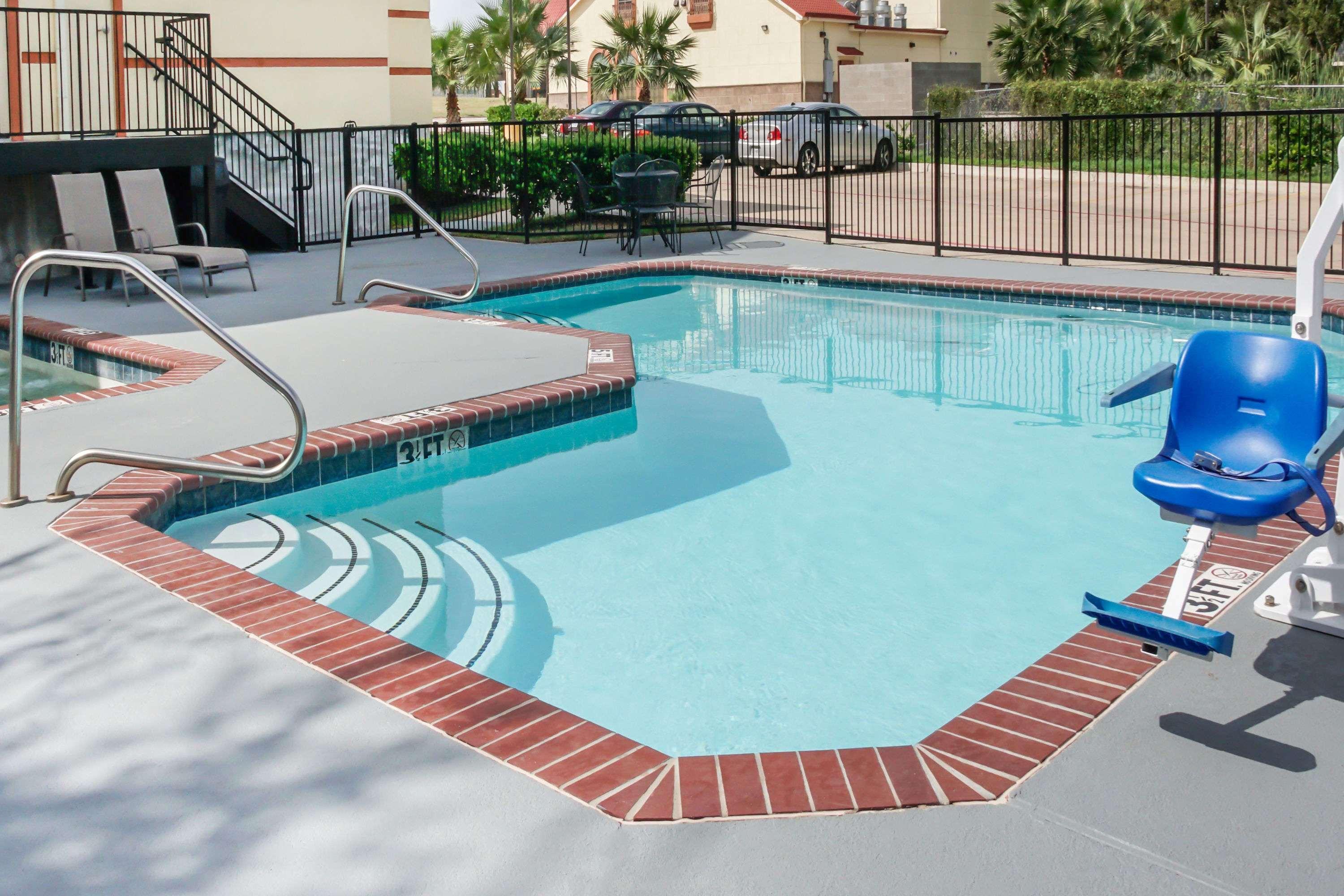 Hotel Super 8 By Wyndham Brenham Tx Exterior foto