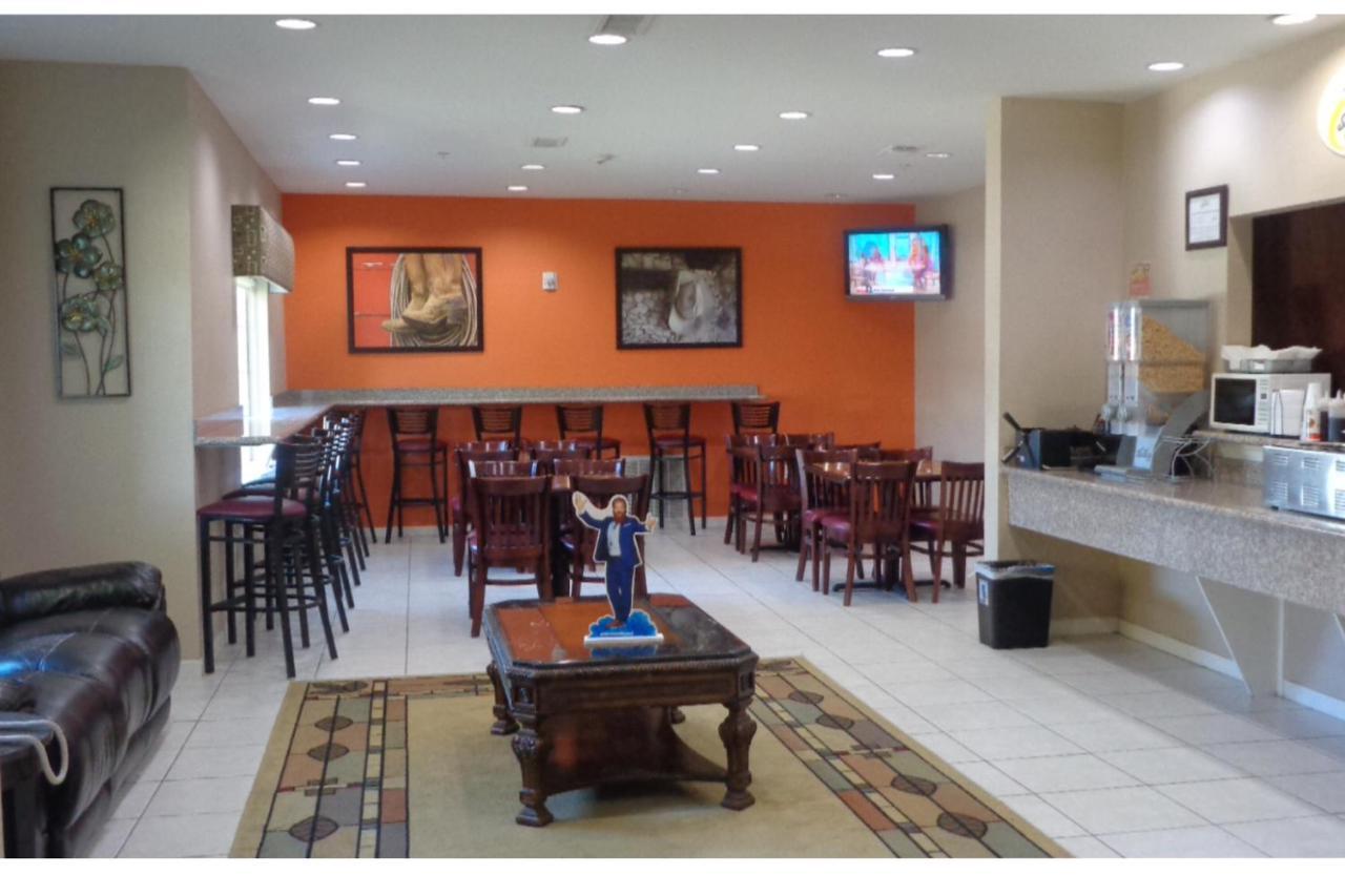 Hotel Super 8 By Wyndham Brenham Tx Exterior foto